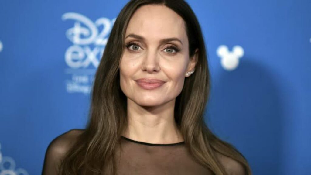 Angelina Jolie’s fashion evolution 1