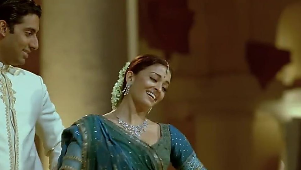 Cute & adorable moments of Abhishek Bachchan-Aishwarya Rai Bachchan from 'GURU' - 2