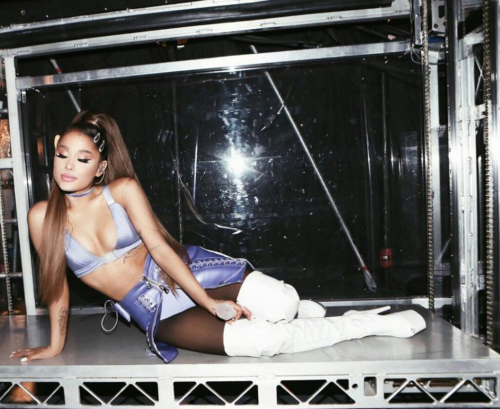 7 Outfits By Ariana Grande That Can Inspire Us - 4