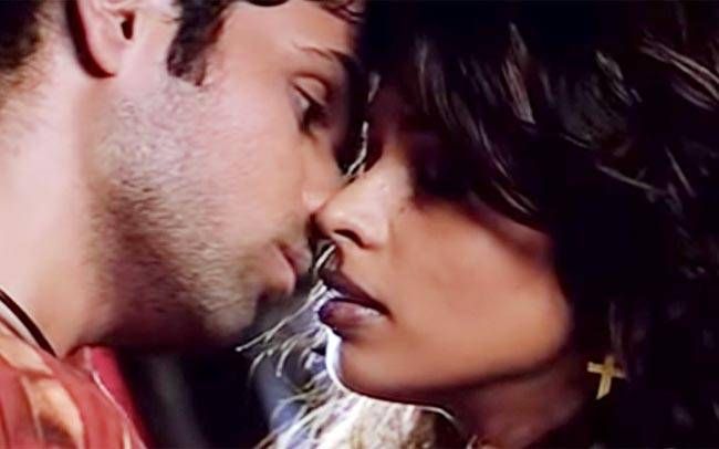 Hrithik Roshan and Aishwarya Rai Bachchan, Emraan Hashmi and Mallika Sherawat, Kamal Haasan and Rani Mukerji: Best Iconic Kisses In Bollywood On This KISS DAY 1