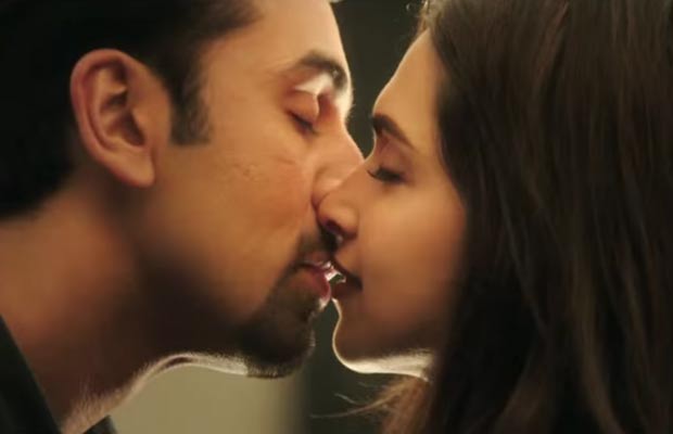 Hrithik Roshan and Aishwarya Rai Bachchan, Emraan Hashmi and Mallika Sherawat, Kamal Haasan and Rani Mukerji: Best Iconic Kisses In Bollywood On This KISS DAY 2