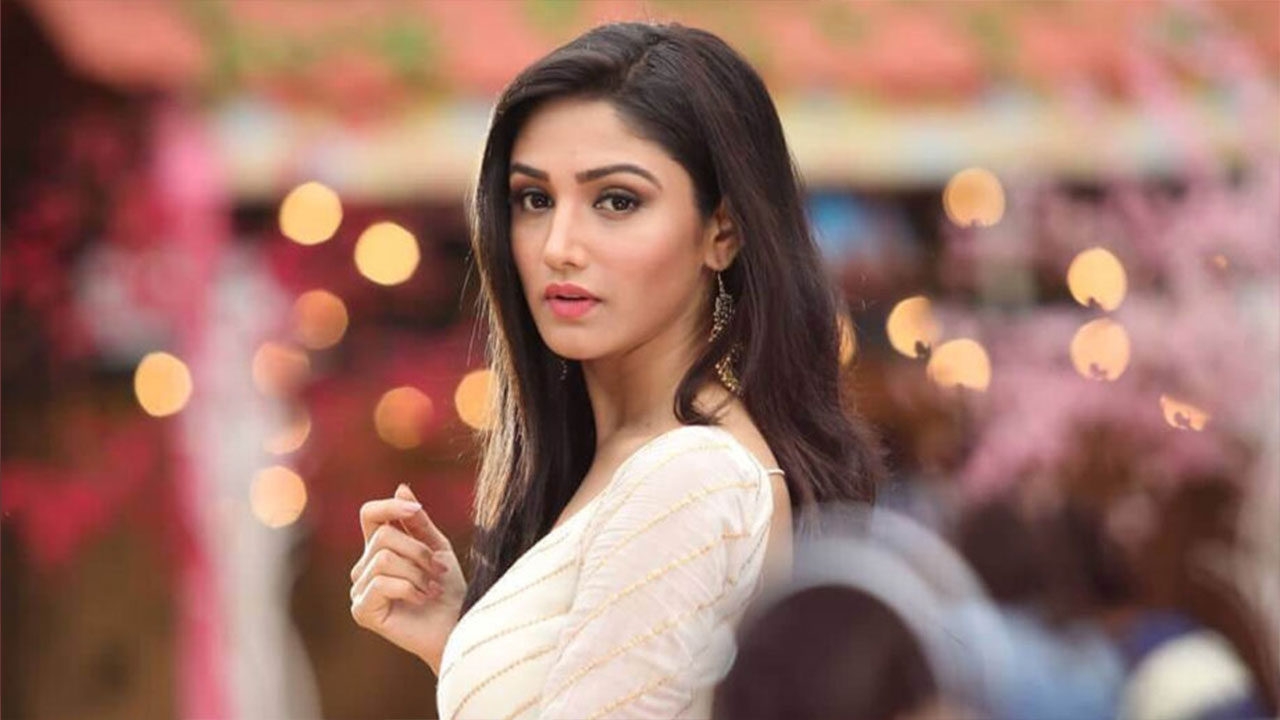 I don't want to be known only as a good looking actor: Donal Bisht ...