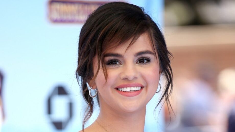 Selena Gomez Killer Smile Reveals Her Beauty Secrets 1