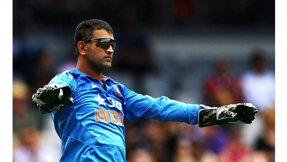 These Mahendra Singh Dhoni Hairstyles Never Fails To Inspire Us | IWMBuzz