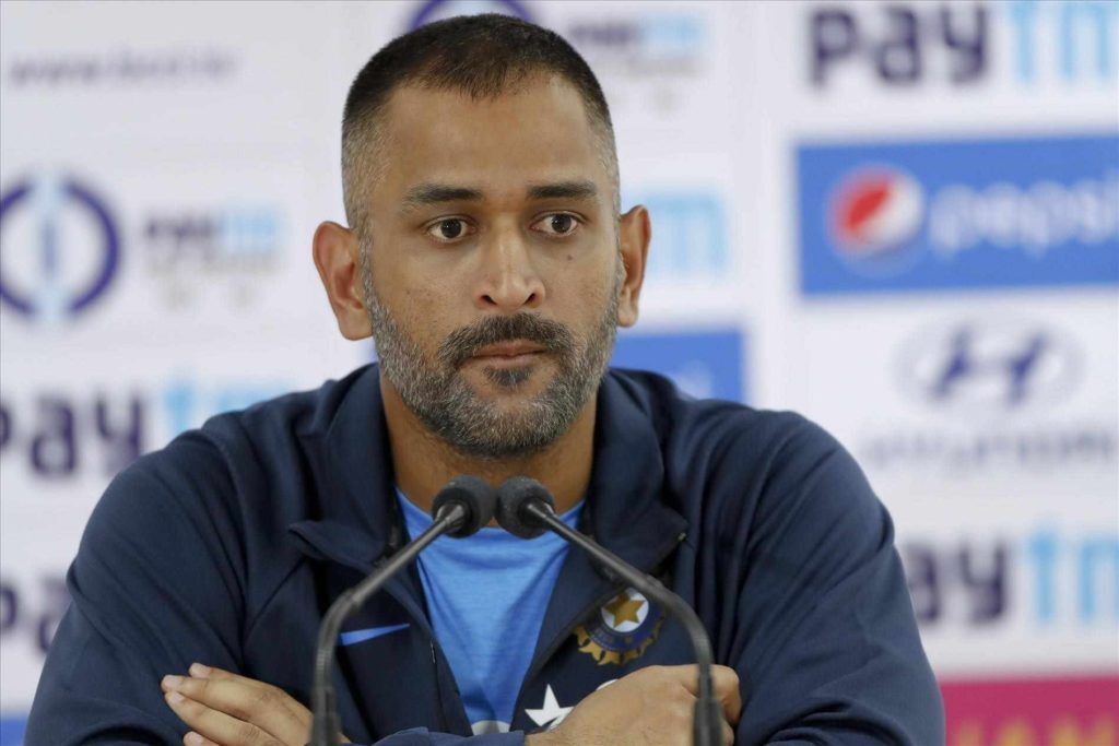 These Mahendra Singh Dhoni Hairstyles Never Fails To Inspire Us Iwmbuzz Ms dhoni has been a style icon in india with his hairstyles and looks being copied by fans all over the country. these mahendra singh dhoni hairstyles