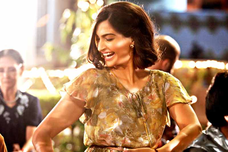 Which Sonam Kapoor's Movie look has inspired you more? - 1