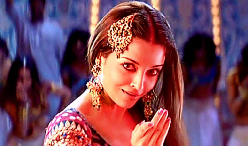 Sunday Mood: Oh la la with Aishwarya Rai Bachchan's Kajra Re