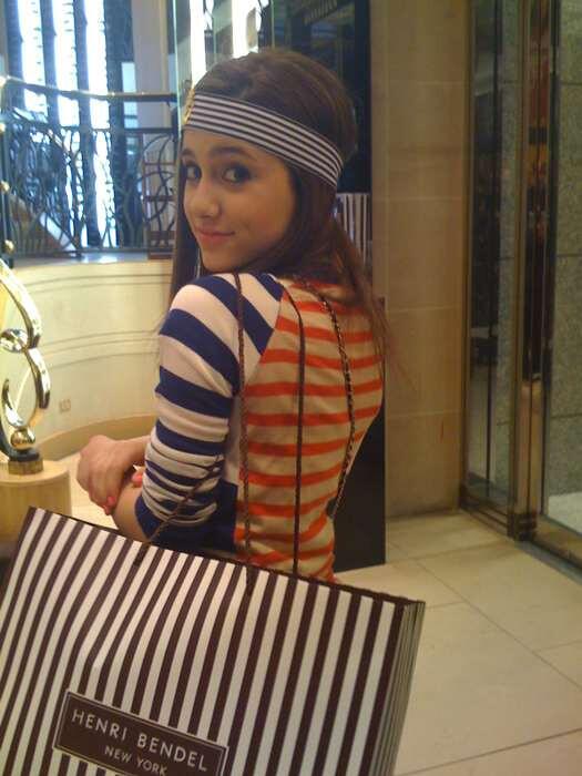 Ariana Grande S Striped Outfit Is Perfect For All Iwmbuzz