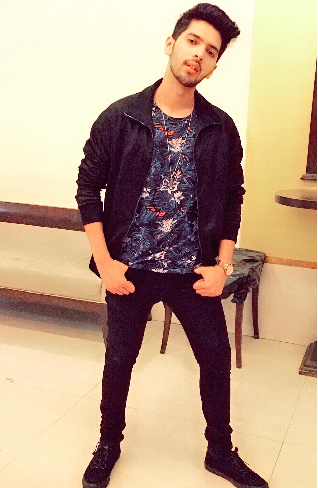 Armaan Malik's Style File: His Best Outfits Till Date