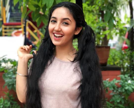 Ashnoor Kaur’s transformation from a girl-next-door to a fashion icon can’t be missed - 2