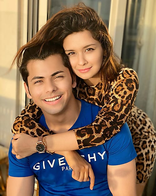 Pics of Avneet Kaur And Siddharth Nigam Will Make You Go Wow - 0