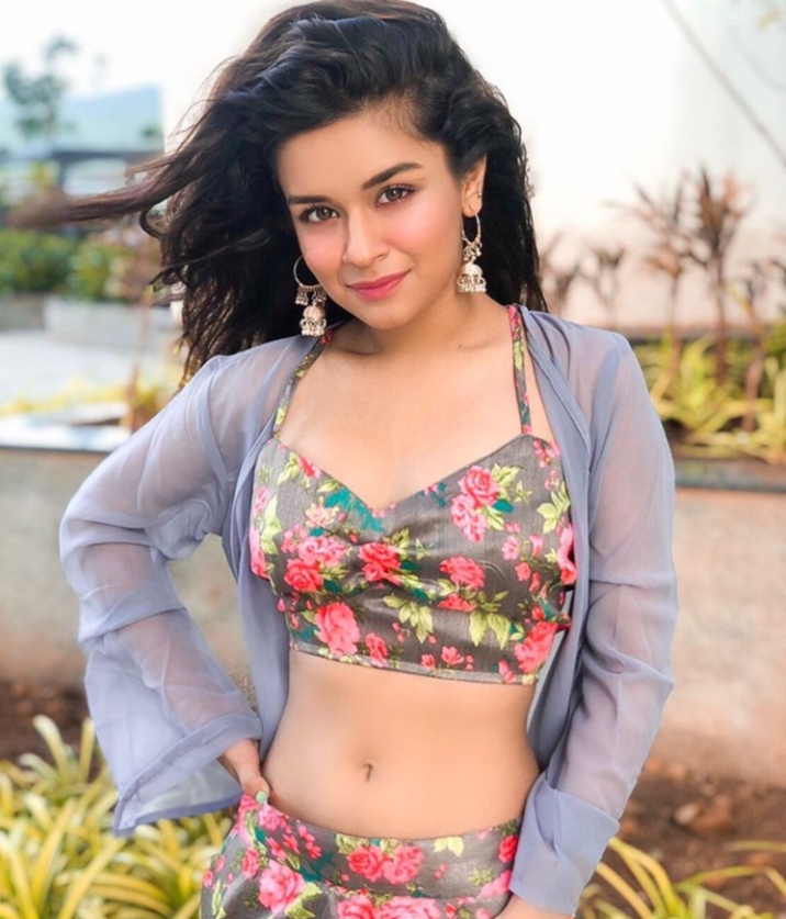 Learn Everything About Avneet Kaur's Style - 2