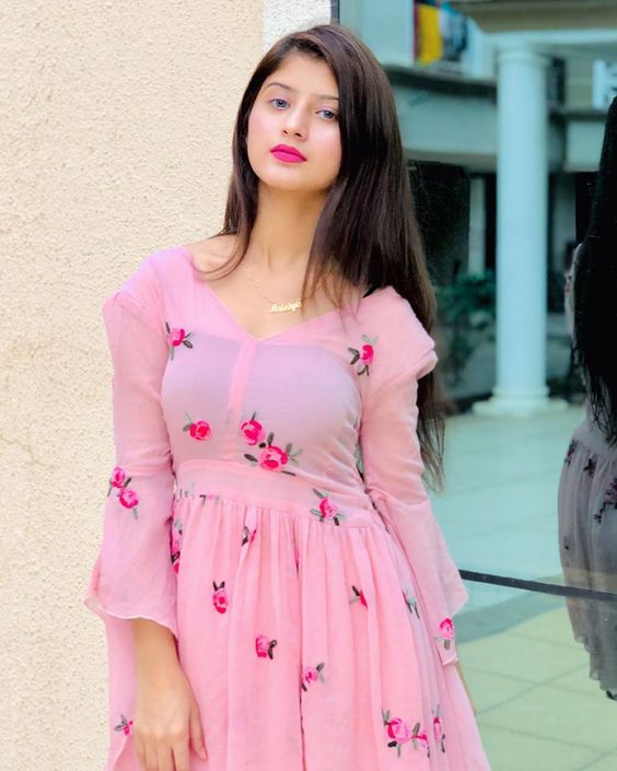 Every time Arishfa Khan stuns in Floral dress - 0