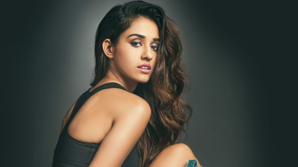 How to pose for a photoshoot? Take tips from Disha Patani