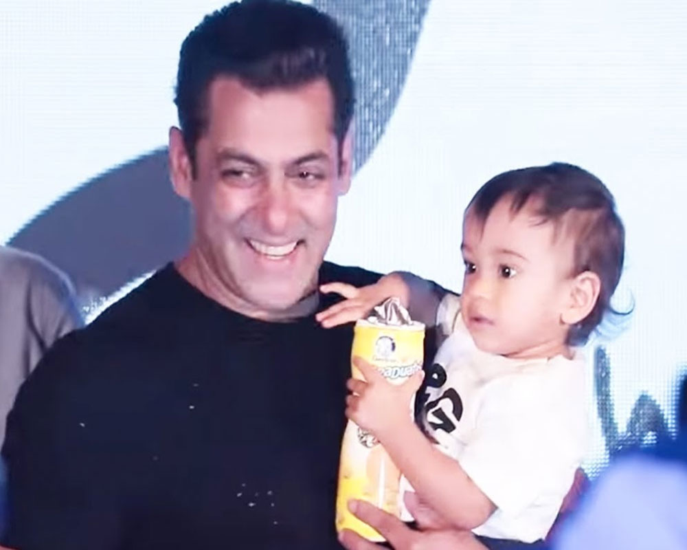 IN PHOTO: TOP 7 cutest moments of birthday-boy Ahil with his 'Mamu Jaan' Salman Khan - 3