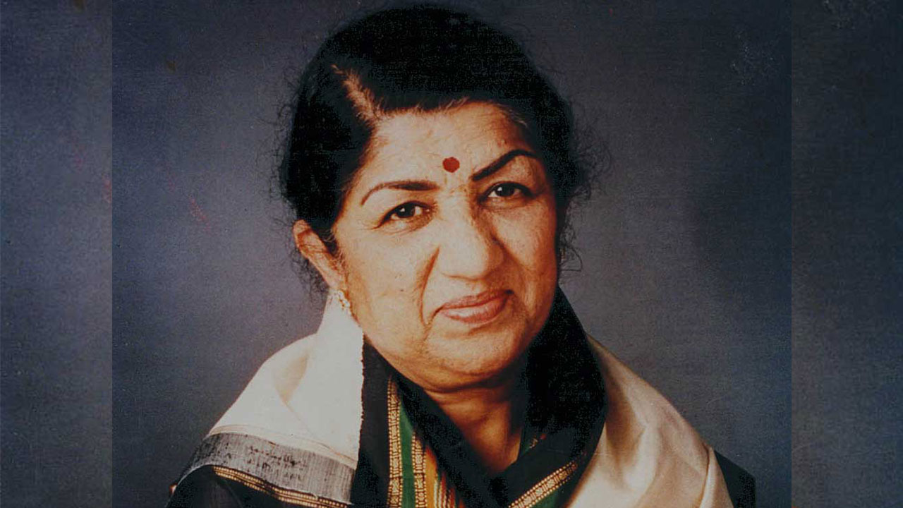 Lata Mangeshkar's Songs Which Are Still Amazing To Watch LIVE | IWMBuzz