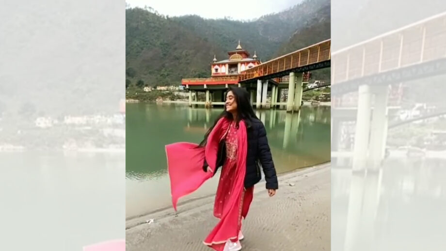 Shivangi Joshi visits a temple in Srinagar, check video