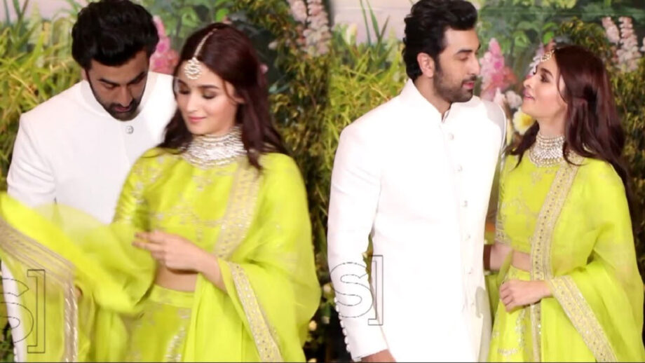 Ultimate Ranbir Kapoor-Alia Bhatt Romantic Moments Caught On Camera