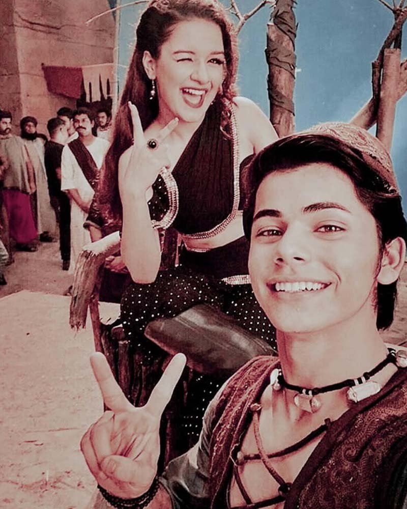 Pics of Avneet Kaur And Siddharth Nigam Will Make You Go Wow - 2
