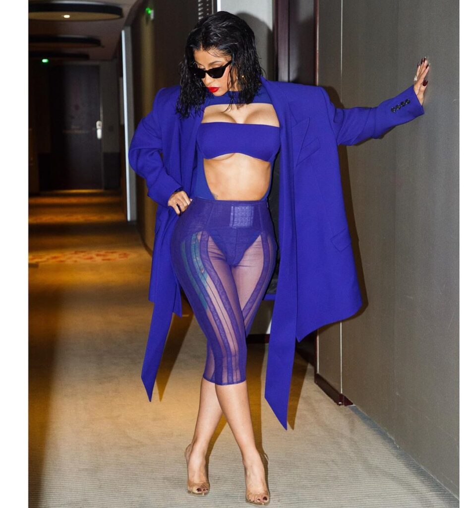 Cardi B sets the temperature soaring in a blue outfit - 0