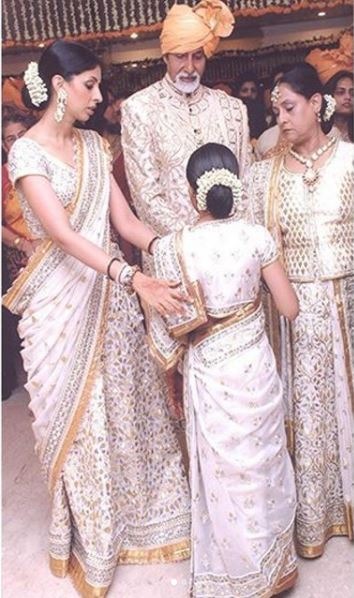 Checkout: Aishwarya Rai and Abhishek Bachchan's UNSEEN marriage pictures 839227