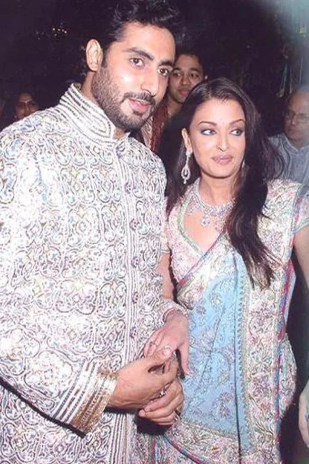Checkout: Aishwarya Rai and Abhishek Bachchan's UNSEEN marriage pictures 839231