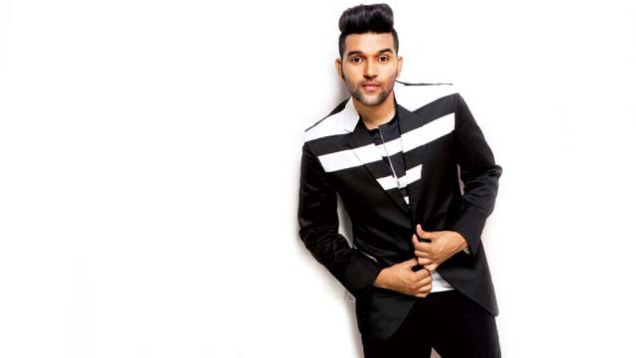 Guru Randhawa is a true fashionista, and his latest Instagram pictures are proof! 14