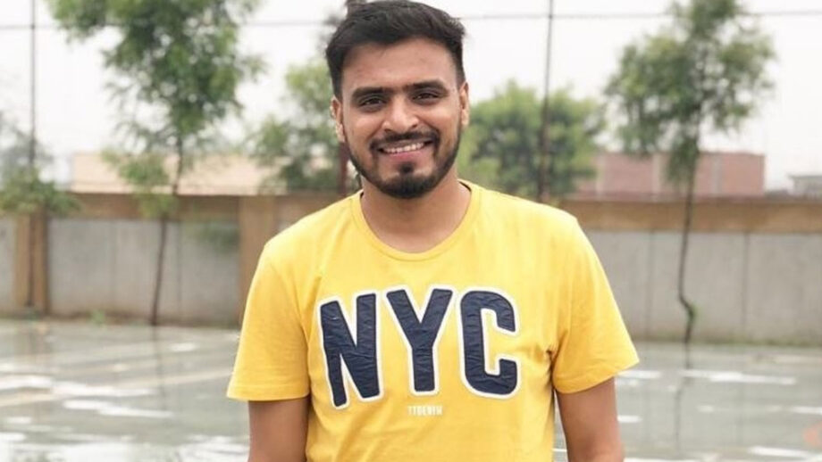 Hilarious videos by Amit Bhadana That Will Make Him Your Next Favorite Comedian