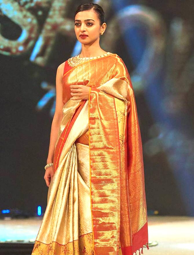 If You Are A Saree Lover, You Need to Check Out Radhika Apte’s Photos! - 4