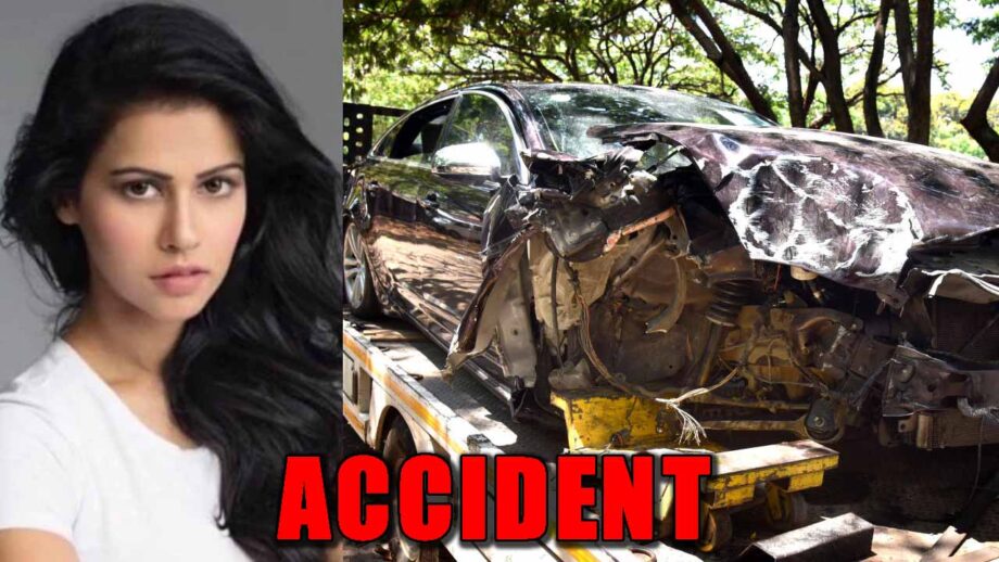 Kannada actress Sharmiela meets with a car accident