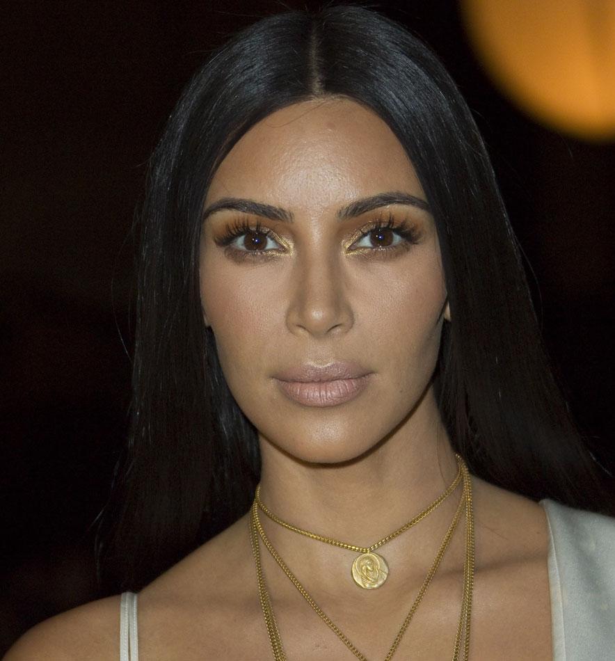 Kim Kardashian's Gorgeous Necklace Collection Is The Latest Fashion Goal - 1