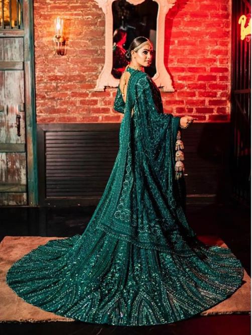 5 Sarees & Lehenga Looks Of Anita Hassanandani To Inspire Your Ethnic Wardrobe - 4