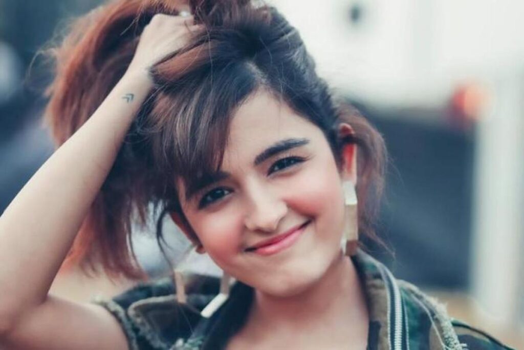 Take A Tip from Shirley Setia How to Make A Classy Style Statement 3