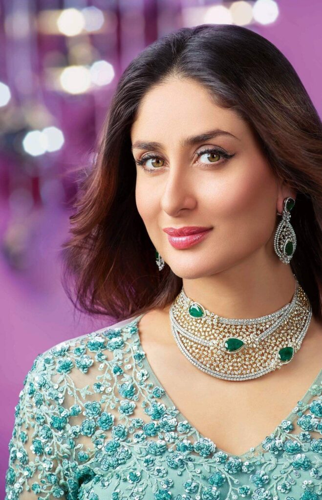Discover Different Diamond Jewellery Ideas From Kareena Kapoor Khan, Janhvi Kapoor To, Priyanka Chopra - 0