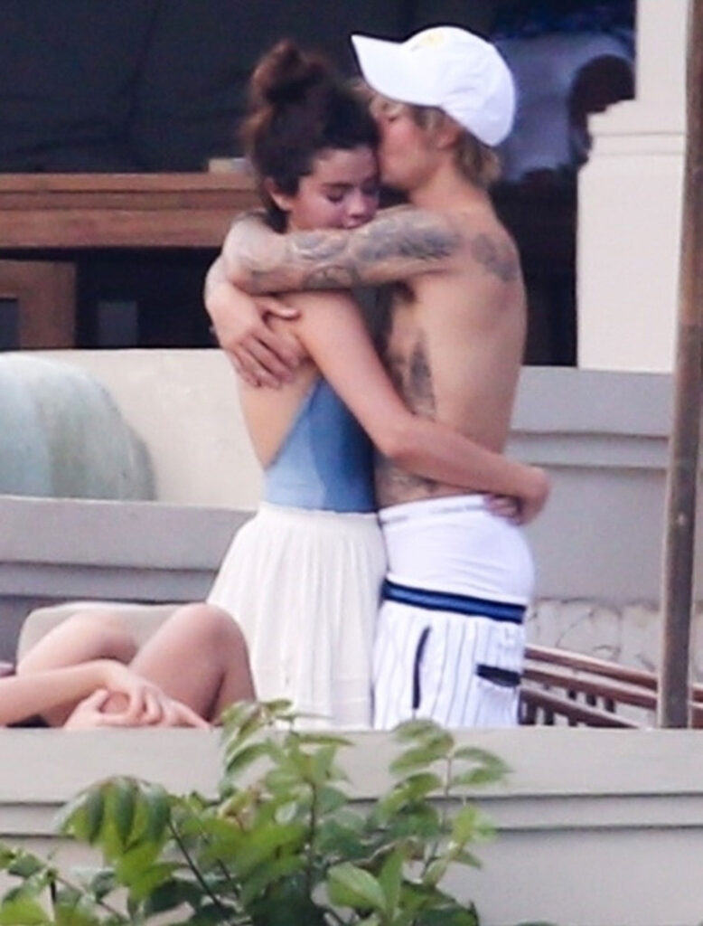 Selena Gomez and Justin Bieber's unseen candid moments - 5