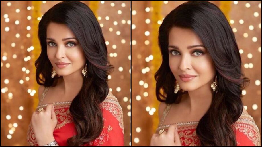 10 Pictures Of Aishwarya Rai Bachchan In Saree To Steal Your Heart!