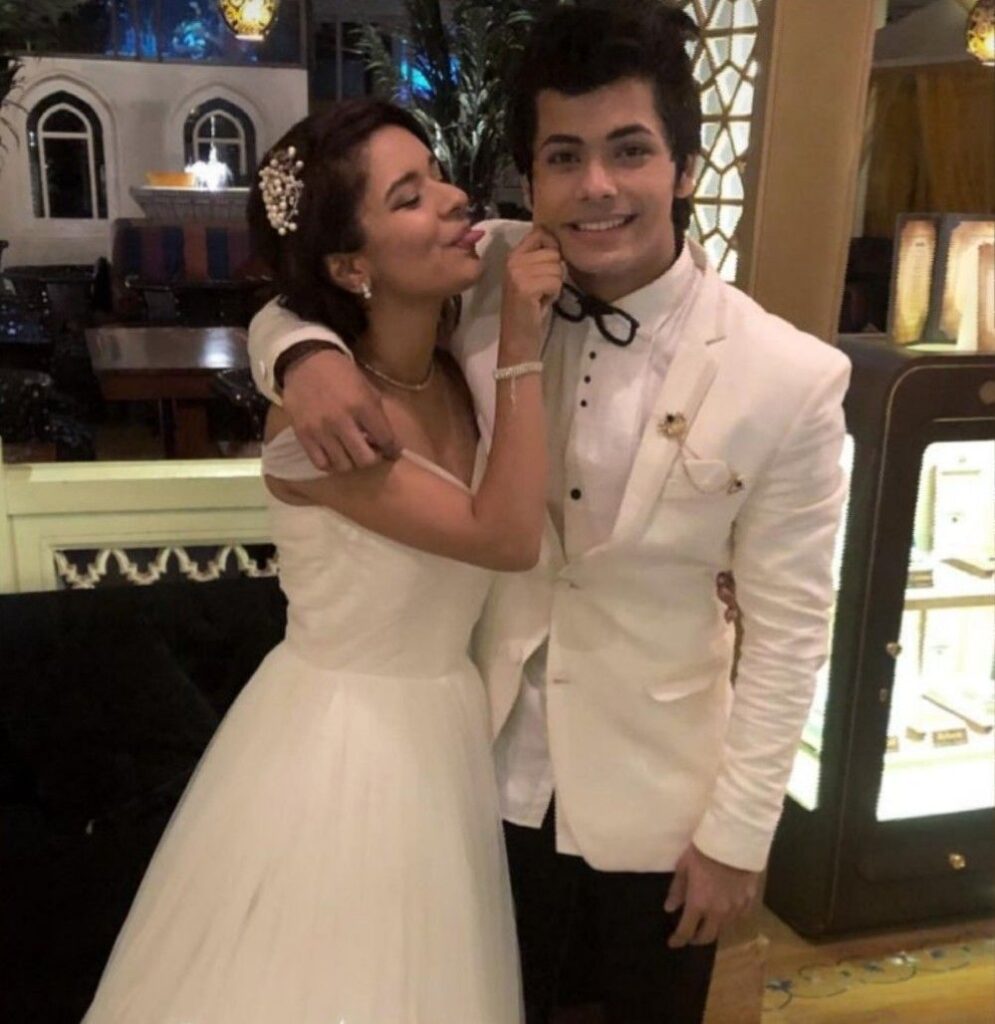 Avneet Kaur-Siddharth Nigam And Their Most Fabulous Couple Stylish Moments - 0
