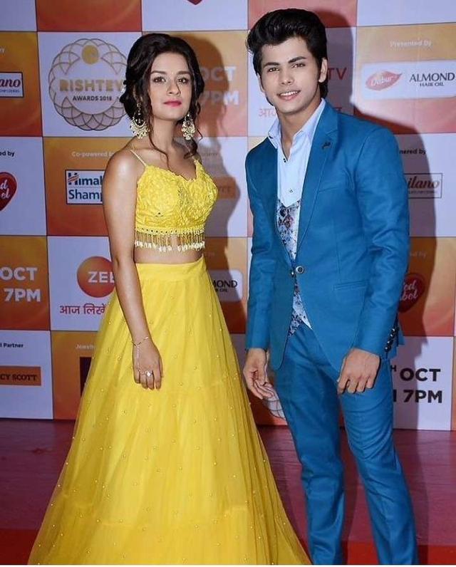 Avneet Kaur-Siddharth Nigam And Their Most Fabulous Couple Stylish Moments - 4