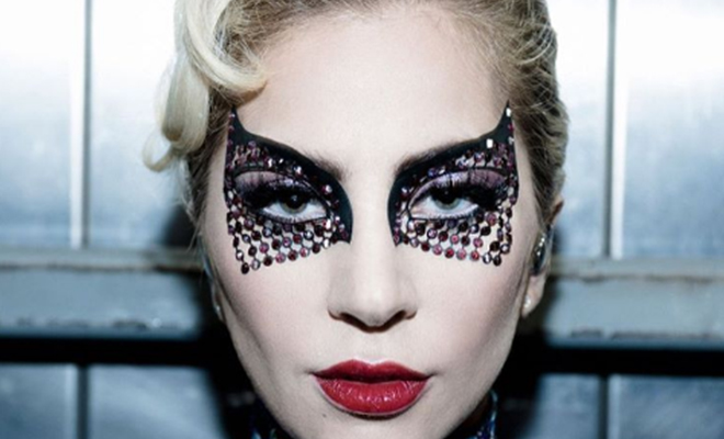 Check out these 6 eye makeup looks that make Lady Gaga more stunning and glamorous! 7