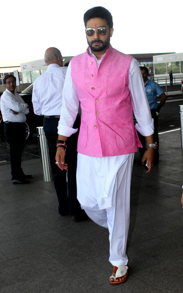Kartik Aaryan And Abhishek Bachchan Slayed White Pants Outfit Perfectly, See Pics 2