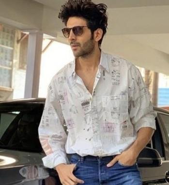 Ranbir Kapoor, Ranveer Singh, Hrithik Roshan, Kartik Aaryan: Who Styled Summer Shirts Better? - 1