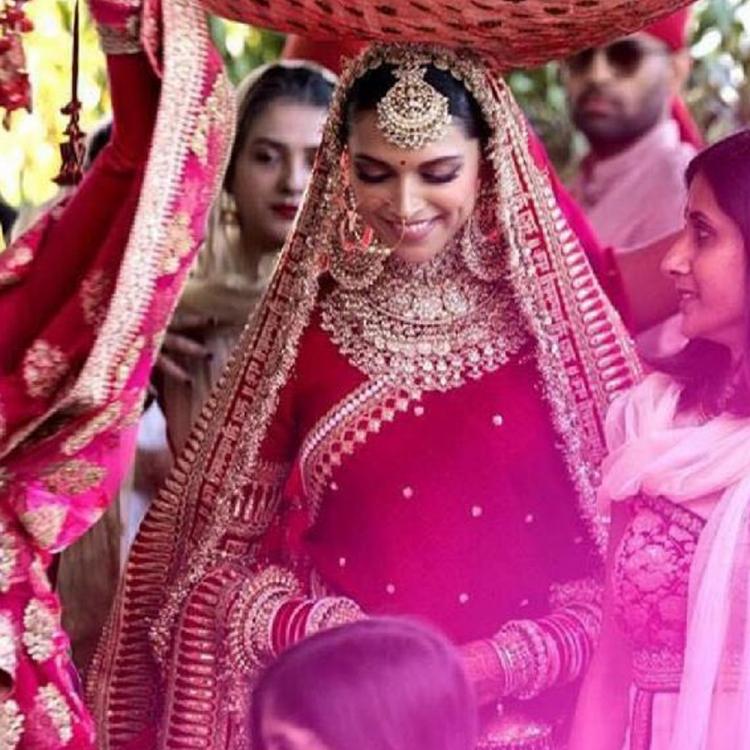 Take A Bridal Lehenga Inspiration From Anushka Sharma, Kareena Kapoor, Deepika Padukone, Priyanka Chopra To Spice Up Shaadi Season - 4