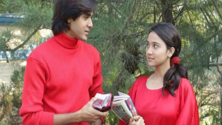 Take Tips From Randeep Rai And Ashi Singh For 90's Outfit Collections! 7