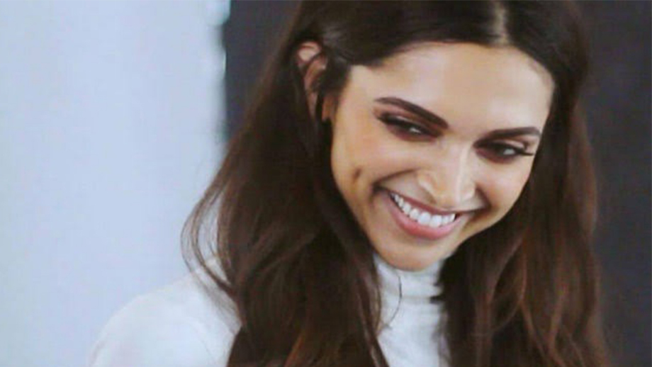 4 Ways to Get Dimples Naturally Like Deepika Padukone