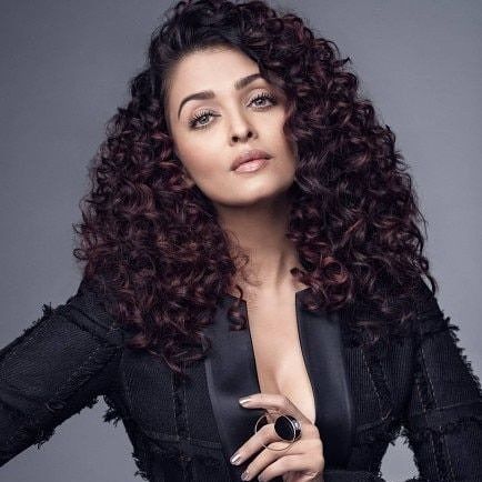 Are you inspired with curly hair? Take styling tips from Aishwarya Rai Bachchan, Madhuri Dixit And Karisma Kapoor - 1
