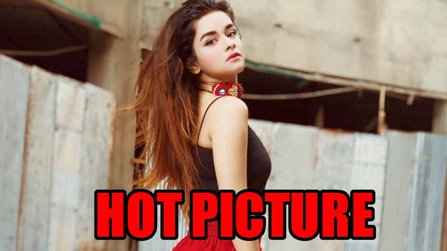 Avneet Kaur sets internet on fire with latest hot picture, looks gorgeous in new dress