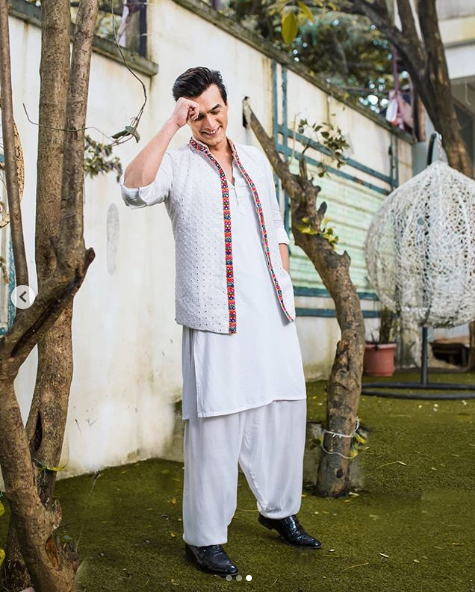 Check Out! Mohsin Khan's Instagram For Ethnic Outfit Inspiration! 4