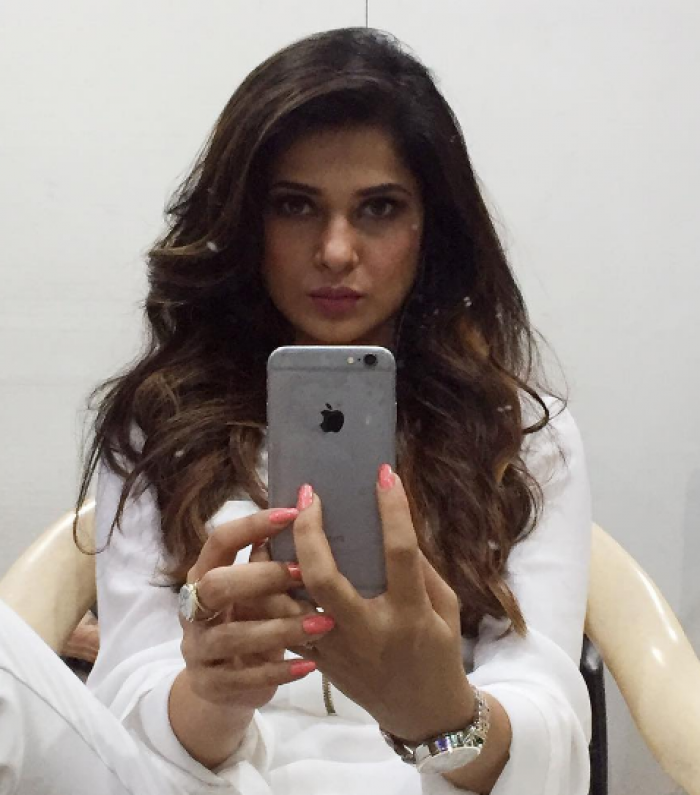 Erica Fernandes, Jennifer Winget, Shivangi Joshi: Who Looks HOT In Selfie Game? 2