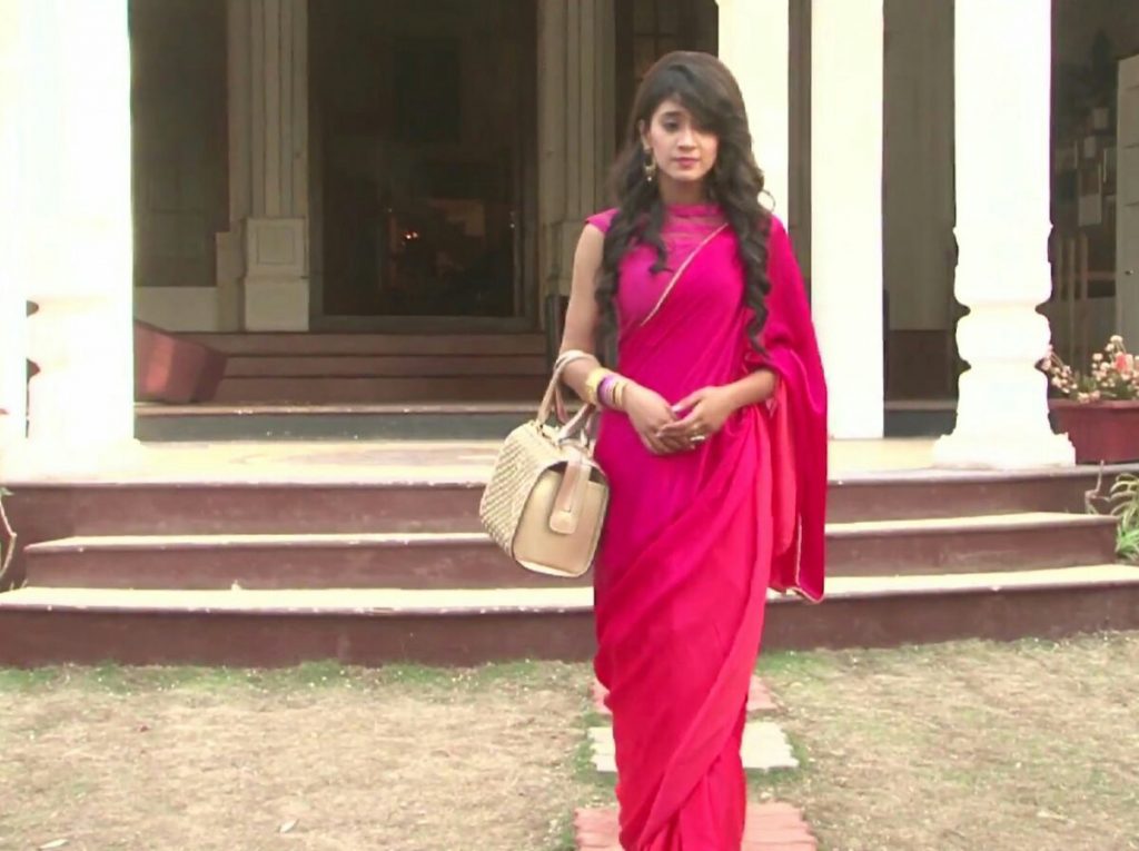Hina Khan VS Erica Fernandes VS Shivangi Joshi: TV Actresses and Their impeccable saree style! 1
