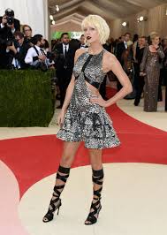 In Pictures: Jennifer Lopez, Lady Gaga And Taylor Swift’s Best-Dressed Avatar On The MET Gala Red Carpet - 7